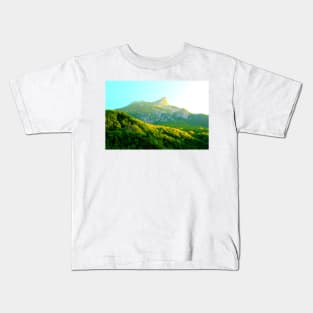 Sibillini mountains with a crest resembling a side face Kids T-Shirt